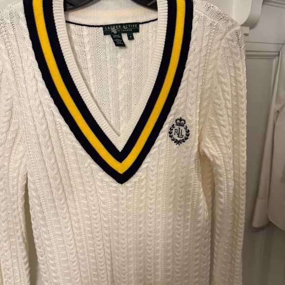 Ralph Lauren Women’s Cable-Knit  V-Neck Sweater White Navy/yellow Trim Sz M - Picture 4 of 16